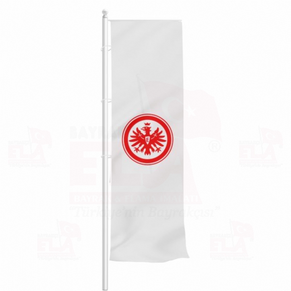 Eintracht Frankfurt Yatay ekilen Flamalar ve Bayraklar