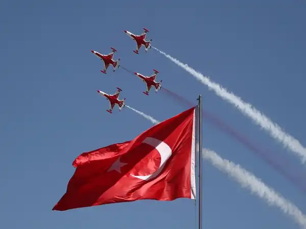 Bayrak akmak Mehmet Akif Mahallesi Bayrak