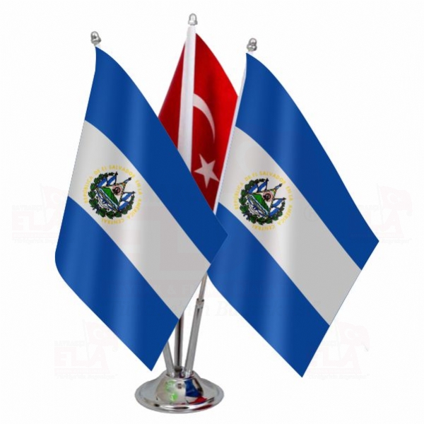 El Salvador Logolu Üçlü Masa Bayrağı