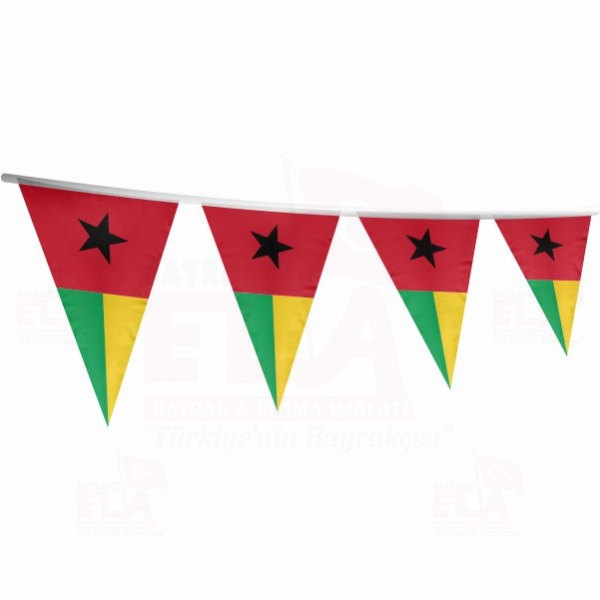Gine Bissau Üçgen Bayrak ve Flamalar