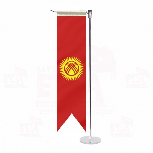 Kırgızistan L Masa Flaması