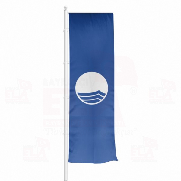 Mavi Deniz Yatay ekilen Flamalar ve Bayraklar