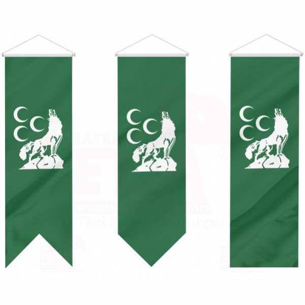 Yeşil Üç Hilal Kurt Kırlangıç Flamalar Bayraklar