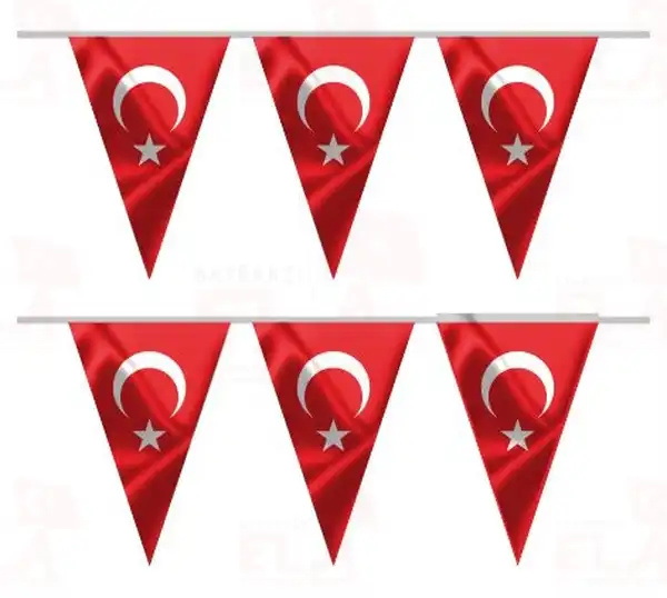 İpe Dizili Üçgen Türk Bayrağı (15x22,5)